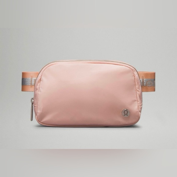 Lululemon Everywhere Belt Bag - Picture 2 of 6